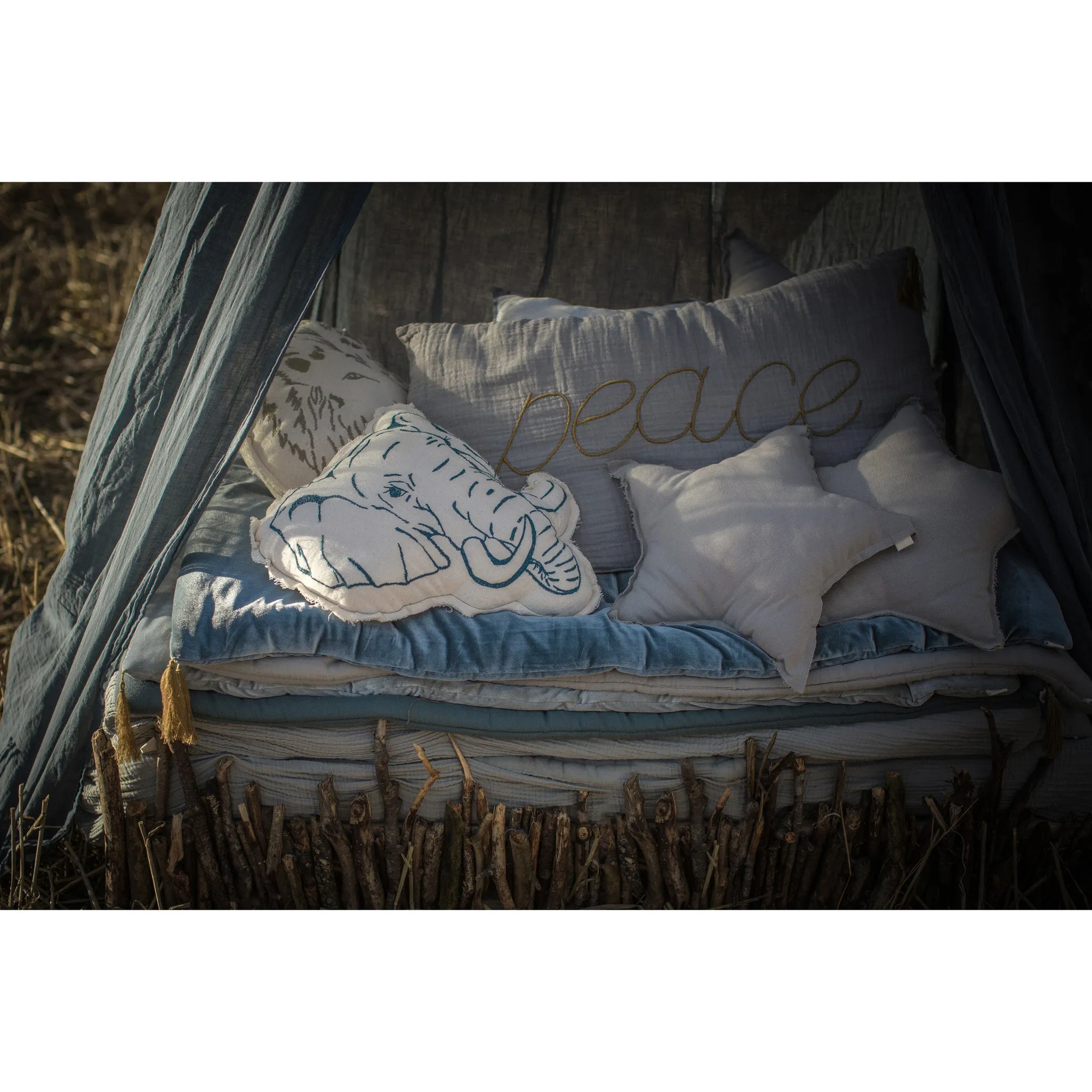 Numero 74 Futon Stars Ice Blue